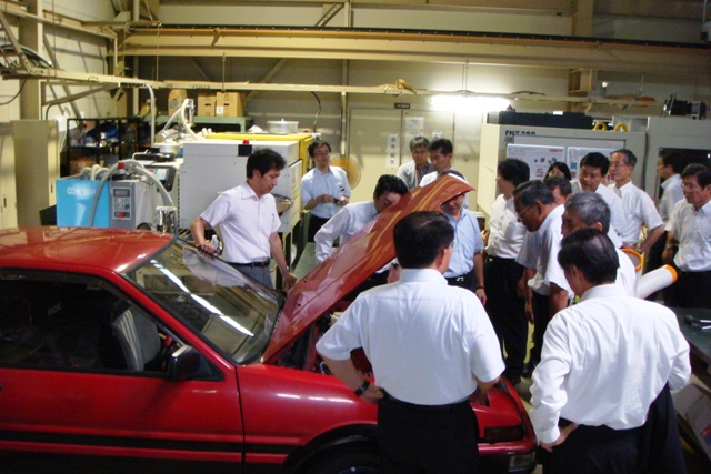 学生製作電気自動車