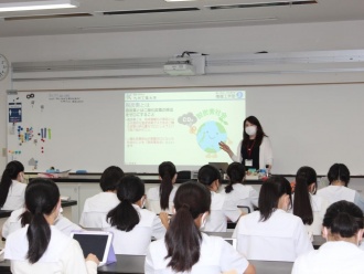 筑紫女学園中学校３年生を対象に探究活動授業を実施しました。