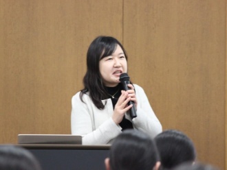筑紫女学園中学校・高等学校で特別講演会を実施しました。