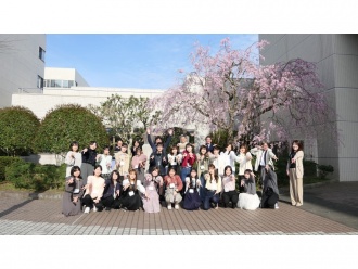 女子学生対象の新入生交流会『THEA x Topos』を開催しました。