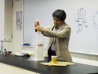 中村学園女子中学校3年生に模擬授業を実施しました